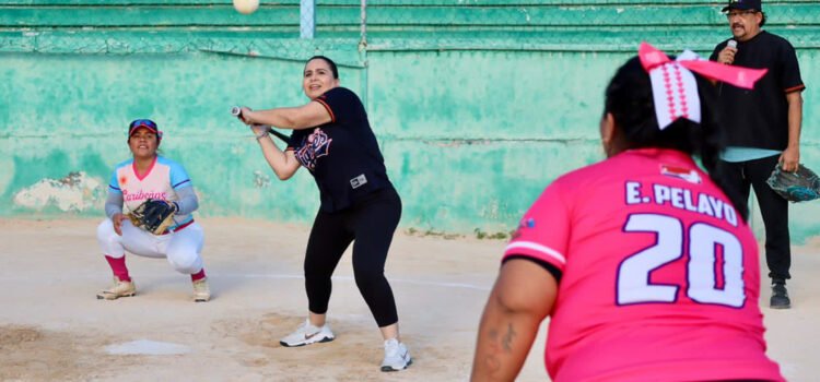 Cuadrangular de Softbol femenino “Playball con Mayuli”